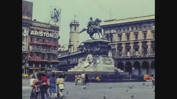 Milan Ιταλια Ιουλιοσ 1975 Πλατεία Piazza Del Duomo Duomo Στο — Αρχείο Βίντεο