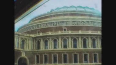 LONDON, BİRLİK KINGDOM 05 MAYIS 1977: 70 'lerde Londra sokak manzarası