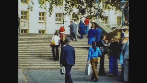 1977年 昭和52年 5月5日 ロンドン ストリート ビュー 70年代の人々と交通 — ストック動画