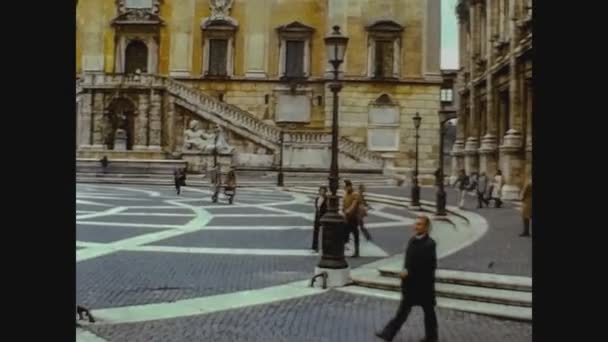 ローマ イタリア28 エイプリル社1974年 ローマの70年代の街並み — ストック動画