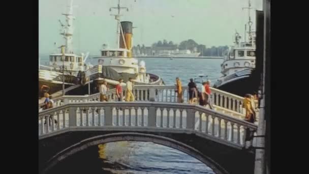 Venice Italy June 1969 Мост Соспири Венеции — стоковое видео