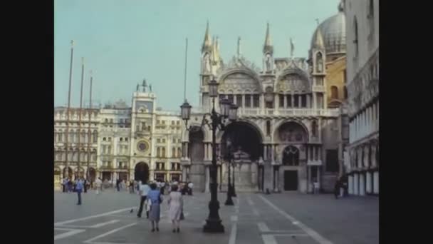 Venice イタリア6月1969 ヴェネツィア1969 60年代のヴェネツィアのサン マルコ広場 — ストック動画