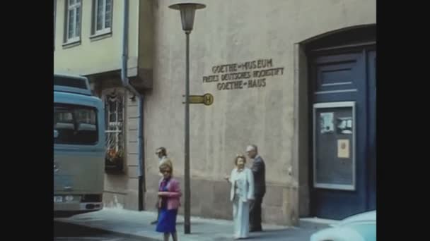 Frankfurt Alemania Mayo 1975 Frankfurt Street View People Traffic — Vídeo de stock