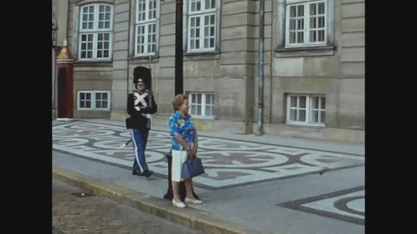 Copenhagen Dania Czerwiec 1975 Duńskie Wojsko Ulicy Latach Tych — Wideo stockowe