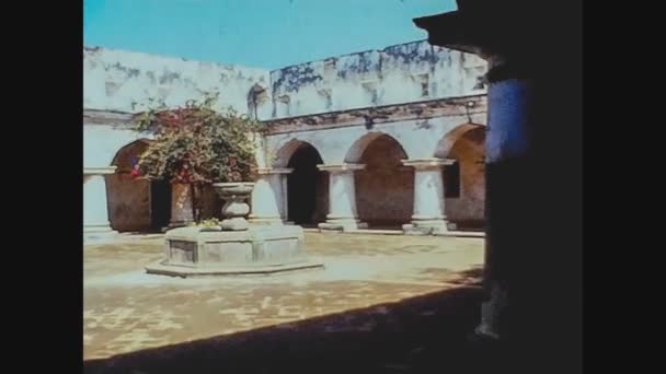 Antigua Guatemala October 1978 Церковь Санта Клары Рушится — стоковое видео
