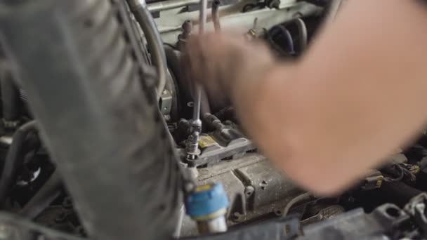 Milan Italien Juli 2021 Mekanisk Reparation Detalj Motorn Drivs Med — Stockvideo