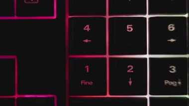 Arka plan klavye tuş hareketinin ayrıntıları