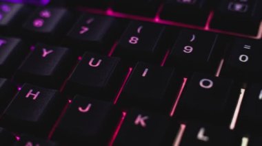 Arka plan klavye tuş hareketinin ayrıntıları