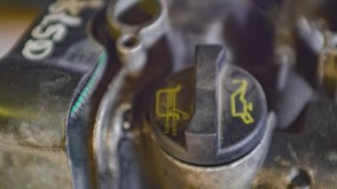 Motor yağı kapağının ayrıntıları