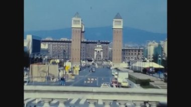 BARCELONA, İSPA ECTOBER 1980: Plaza de Espana Barcellona, İspanya 'nın 80' li yıllarda Barcelona 'daki İngilizce meydanı