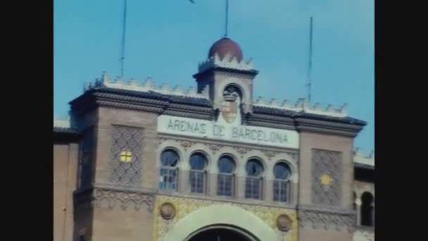 1980年10月スペイン バルセロナ市 80年代に市内の有名な建物であるアラス バルセロナビル — ストック動画