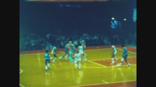 Louis Missouri Usa December 1970 Basketball Game Louis Bombers — стокове відео