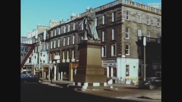 Edinburgh Reino Unido Maio 1974 Edimburgo Vista Rua Com Tráfego — Vídeo de Stock