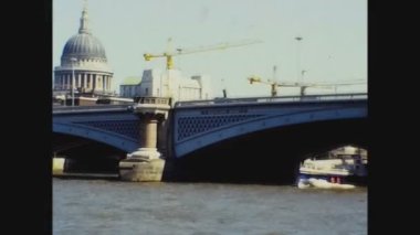 LONDON, BİRLİK KINGDOM 1974: 70 'lerde Londra Blackfriars Köprüsü