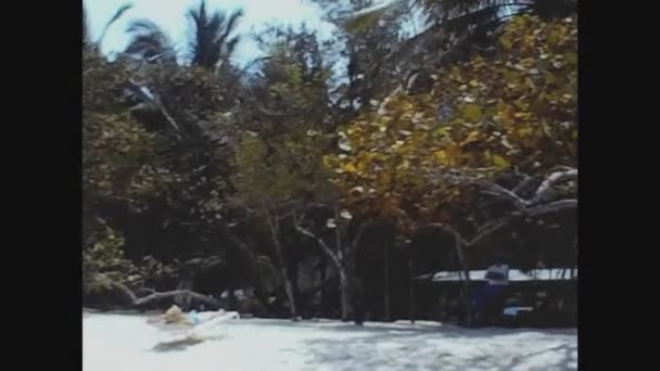 聖クロワ バージン諸島1973年5月 70年代のバージン諸島のビーチビュー — ストック動画