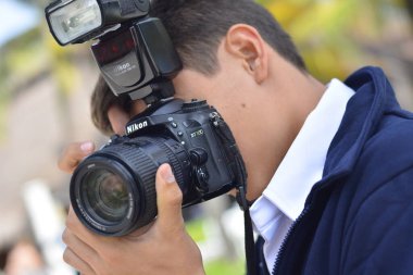 TULUM, MEXICO 21 AĞUSTOS 2021: Fotoğrafçı iş başında