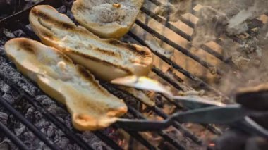 Izgaradaki Ekmeğin Detayları