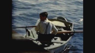 OTTILIENBERG, ALMANI 1950 SİRCA: 50 'lerde sandalda kürek çeken çocuk