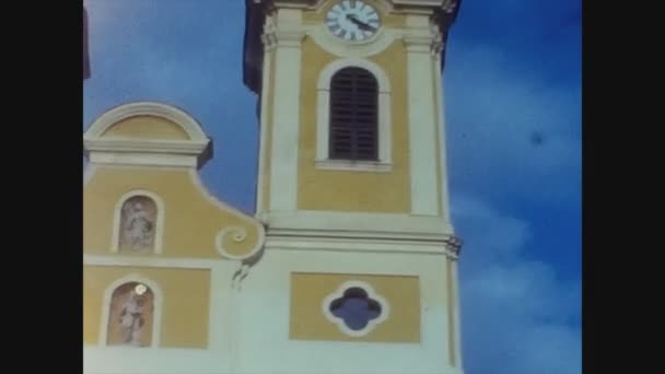 Budapest Hungría Junio 1962 Iglesia Amarilla Campanario Los Años — Vídeo de stock