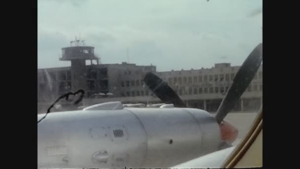 Budapest Hungary Hazi Ran 1962 Lardaki Uçaktan Budapeşte Havaalanı Manzarası — Stok video