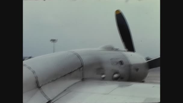 Будапест Хангарий Июнь 1962 Старый Самолет Готов Полету — стоковое видео