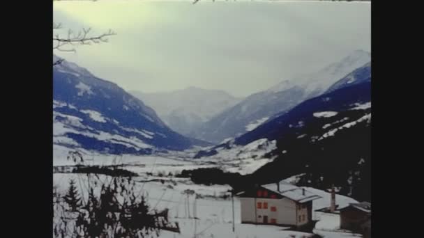 Bormio Itálie Prosince 1970 Snow Capapped Alps Peak — Stock video