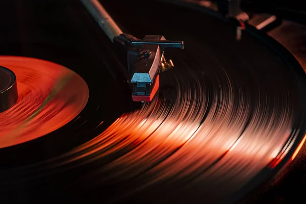 Detalle Aguja Disco Vinilo Tocadiscos Imagen Poca Luz Con Reflexión —  Fotos de Stock