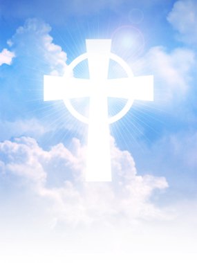 Hıristiyanlık sembolü bulutlar üzerinde çapraz