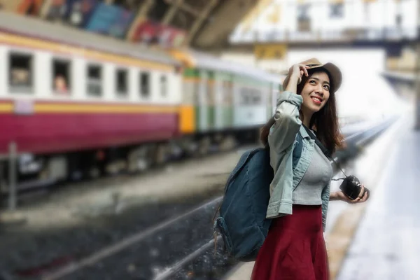 Smiling Young Asian Backpacker Female Standing Train Station Travel Lifestyle — Stock Photo, Image