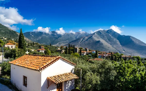 Bâtiments dans le village de Mani Alika, Péloponnèse Grèce — Photo