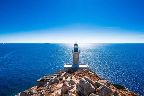 Yunanistan 'ın en güney noktası olan Mani Moreloponnese' deki Cape Tainaron fenerindeki deniz feneri.