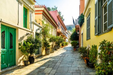 Akropolis 'in Atina' da Plaka ilçesindeki binalar