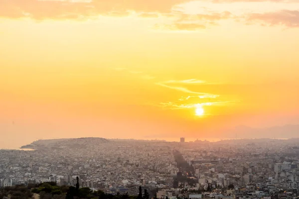Panorama der Athener Stadtlandschaft bei Sonnenuntergang, Griechenland — Stockfoto