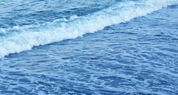 Agua turbulenta de romper las olas del océano — Foto de Stock