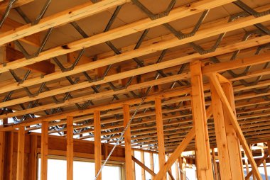 Çelik web katı kirişler