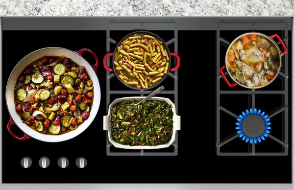 Cocina de alimentos en una estufa de gas vista panorámica superior — Foto de Stock