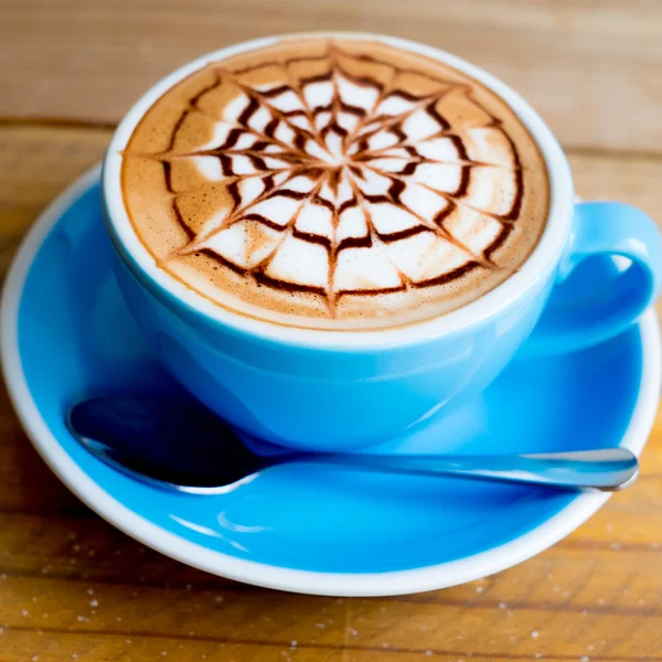 Bodegón con una taza de café sobre la mesa —  Fotos de Stock