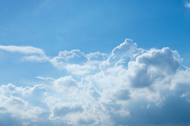 Gökyüzü bulutlar gökyüzünde