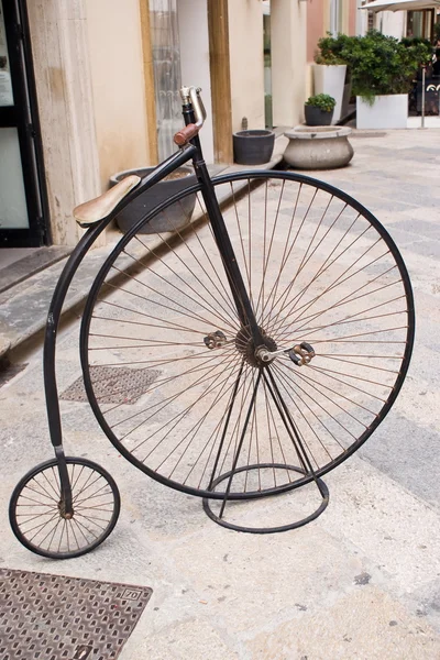Стародавні велосипед "biciclo " — стокове фото