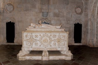 Portekiz, Lizbon 'daki Jeronimos Manastırı' nda bulunan Vasco ad Gama 'nın özenle oyulmuş taş mezarı.