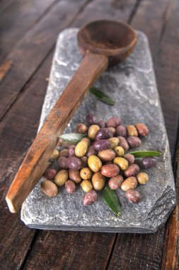 Karışık zeytin salamura