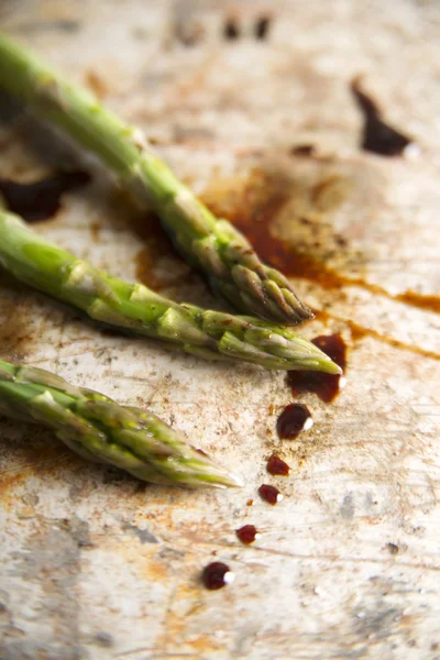 Presentation Raw asparagus — Stock Photo, Image