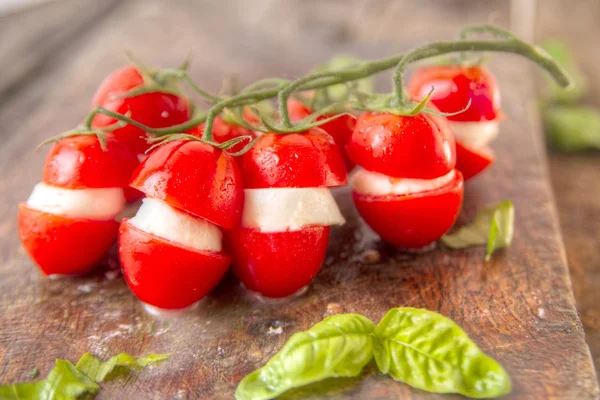 Tomate fresco e mussarela — Fotografia de Stock