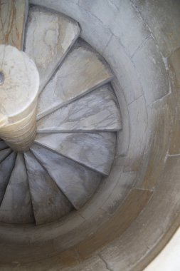 Eski beyaz mermer merdiven