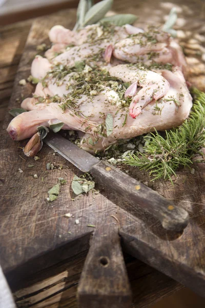 Preparation of a chicken — Stock Photo, Image