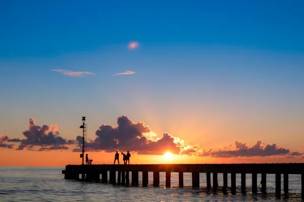 Fotoshooting Moment Des Sonnenuntergangs Der Landungsbrücke Cinquale Massa Italy — Stockfoto