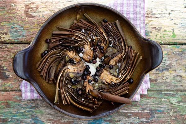 Presentation Dish Artichokes Baked Oven Juniper Berry — Stock Photo, Image