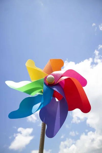 Photo Shoot Some Multicolored Pinwheels Thrown Blue Sky — Stock Photo, Image