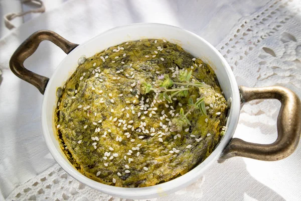 Nohut unu pancarı, zerdeçal ve taze kekik gibi doğal malzemelere dayalı vejetaryen mutfağı.