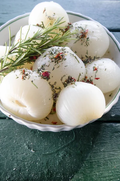 Photographic Shot Presentation Dish Boiled White Onions Rosemary Chili Flavor — Stock Photo, Image